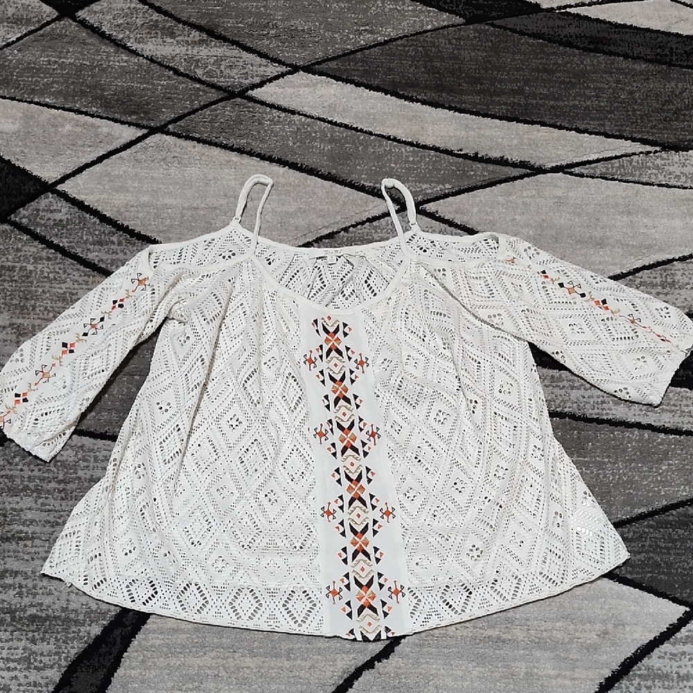 MISS ME EMBROIDERED LASER-CUT OFF-WHITE COLD-SHOULDER 3/4 SLEEVES TOP